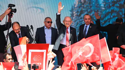 Kılıçdaroğlu genel merkeze döndü: Siyasetin ahlakla mı parayla mı şekilleneceği meselesini yaşıyoruz