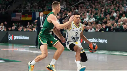 Zalgiris seriyi bırakmadı: Fenerbahçe Beko deplasmanda son çeyrekte yıkıldı