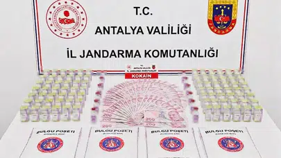 Antalya'da zehir tacirlerine darbe: Turistlere uyuşturucu satan 15 kişi tutuklandı