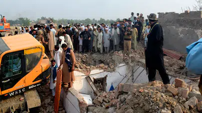 Pakistan’da polis noktasına kanlı saldırı: 15 görevli şehit oldu