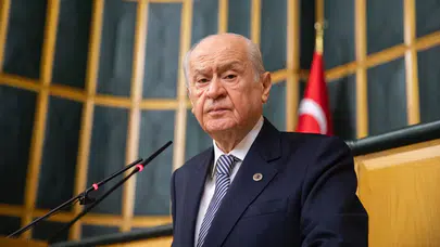 Bahçeli’den 19 Mayıs mesajı: “Kılıcın yanına algoritma, sancağın yanına yazılım eklendi”