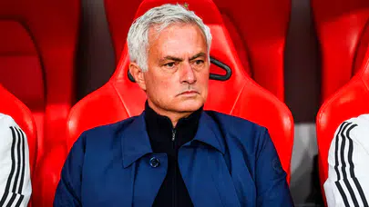 Mourinho'nun Benfica'sı namağlup sezonu 3. sırada tamamladı