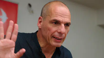 Varoufakis'ten Avrupa'ya sert suçlama: İsrail'in suç ortağı oldunuz