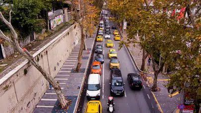 İstanbul trafiğinde kritik pazar: Üç ilçede çok sayıda yol kapatılıyor