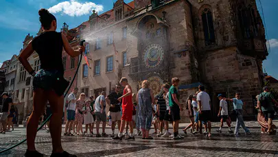 Avrupa'da kavurucu sıcaklar etkisini artırıyor: Slovakya'dan kırmızı alarm kararı