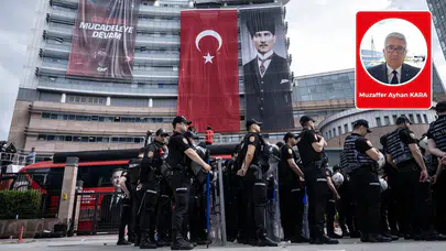 İktidara iliştirilmiş mutlak butlancı başının oynadığı oyunun yeni perdeleri