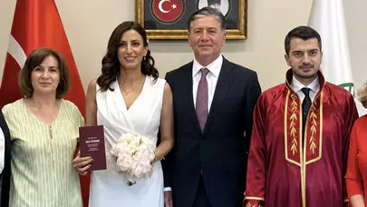 TBMM tarihinde bir ilk: CHP'li Murat Emir ile Evrim Rızvanoğlu evlendi