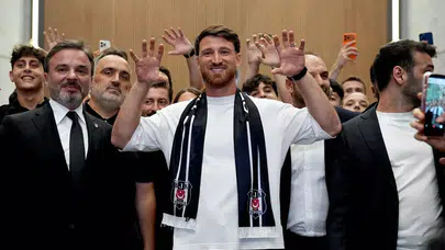 Beşiktaş'ın yeni transferi Salih Özcan İstanbul'da: "Şampiyon olmak istiyoruz"