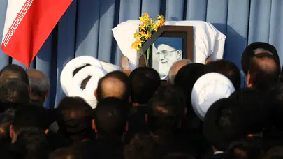 Eski İran lideri Ali Hamaney için Kum kentinde cenaze töreni düzenlendi