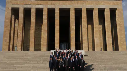 NATO heyetinden Anıtkabir ziyareti: "Yurtta Sulh, Cihanda Sulh" ittifakın ruhunu yansıtıyor