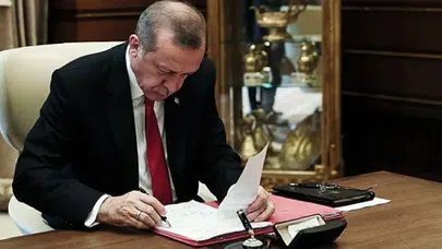 Cumhurbaşkanı Erdoğan imzasıyla yeni atamalar: Bakanlıklar, müftülükler ve büyükelçiliklerde görev değişiklikleri
