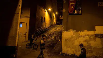 Türkiye ürküten tabloyla yüzleşiyor: Çocuklar neden suça sürükleniyor?