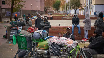 İspanya'da belgesiz göçmenler oturma iznine başvurabilecekler