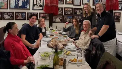 Rahmi Koç torunlarıyla Balıkçı Kahraman’da balık keyfi yaptı