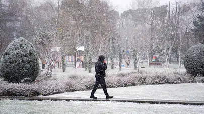 Kar yağışının etkisini artırmasıyla, tatil haberleri de beraberinde geliyor: 2 Ocak'ta hangi şehirlerde okullar tatil?