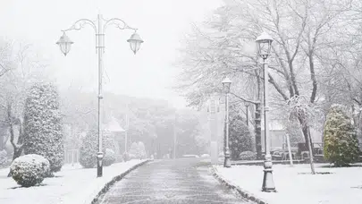 İstanbul’da kar etkisini gösteriyor: Prof. Dr. Orhan Şen’den kritik 24 saat uyarısı