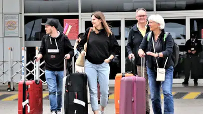 Turizmde rekor yıl: Gelir 65 milyar doları aştı