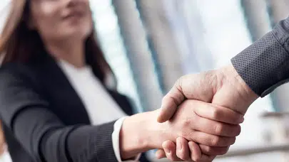 El sıkışma biçimi karakterinizi ele veriyor olabilir