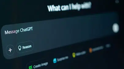 OpenAI reklam dönemini başlattı: ChatGPT artık ücretsiz kullanıcılar için reklamlı