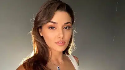 Hande Erçel, abonelerine özel paylaşımında masa altına girdi