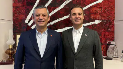 CHP'den istifa edeceği iddialarını ısrarla reddetmişti: Ahmet Akın, Özgür Özel'i ziyaret etti