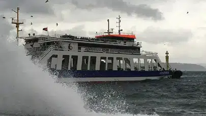Çanakkale Boğazı’nda fırtına engeli: Gökçeada ve Bozcaada seferleri iptal