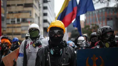 Kolombiya’da silahlı gruplar çatıştı: 30 kişi hayatını kaybetti