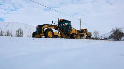 Sivas'ta 807 köy yolu kar nedeniyle ulaşıma kapandı