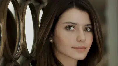 Beren Saat sürpriz kararla müziğe giriyor: “CapitaliZoo” ile dinleyici karşısına çıkacak