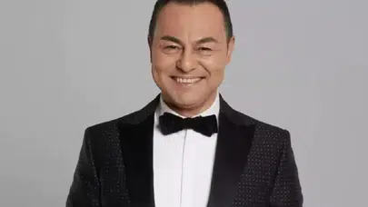 Ünlü şarkıcı Serdar Ortaç konser sırasında yere düştü