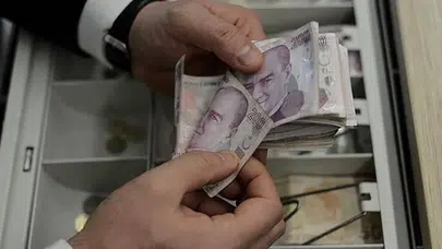 2026'da Kamu Çalışanları için Enflasyon Farkı ile Yeni Maaş Artışları Açıklandı: Polis, Öğretmen, Hemşire, Doktor ve İmamların Zamlı Ücretleri Belirlendi