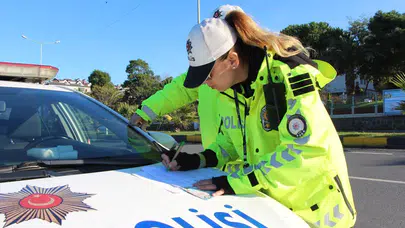 Trafik cezalarında yeni dönem: Hız sınırını aşana ehliyete el koyma ve ağır para cezaları