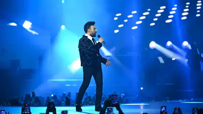 Biletler dakikalar içinde tükenmişti: 7 yıl sonra sahnede Tarkan rüzgarı