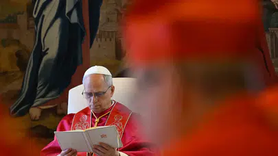 Papa, yapay zeka ile yaşanabilecek duygusal ilişkiler konusunda uyardı