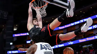 Milli yıldızımız Alperen Şengün'ün 33 sayı ile şov yaptığı maçta Houston Rockets galibiyete uzandı