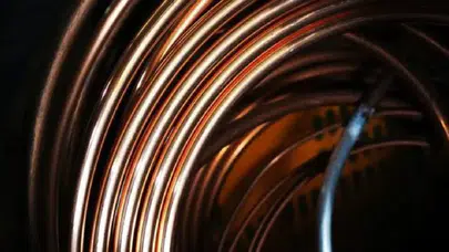 Sanayi metali fiyatları rekor seviyelere yaklaştı: Nikel ve kalay sert yükseldi