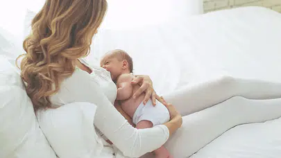 Bebek sağlığı tartışması: Anne sütünde yeni kimyasallar bulundu