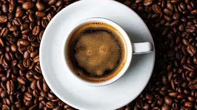 Birkaç damla yetiyor: Evde bol köpüklü Türk kahvesinin sırrı