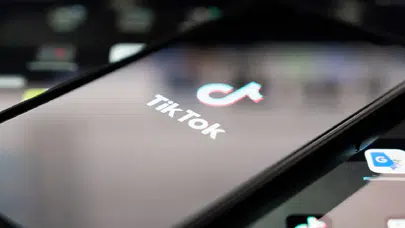 AB’den TikTok’a bağımlılık suçlaması: Tasarımı değiştirilmeli