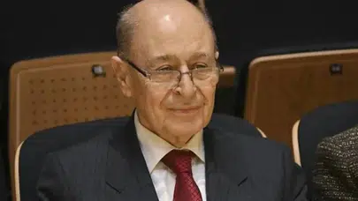 Ahmet Necdet Sezer yıllar sonra ortaya çıktı: Erol Evgin konserinde görüntülendi