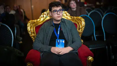 Yağız Kaan Erdoğmuş, satrancın "Wimbledon'ı" Tata Steel Turnuvası'nı 7. sırada tamamlayarak yine göz doldurdu