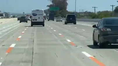 Dünyaya yayılan yeni trafik dili: Turuncu şeritler ne anlama geliyor?