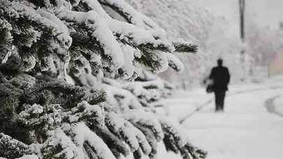 İstanbul’da hava bir anda değişecek: Kuvvetli yağmurdan kara geçiş bekleniyor