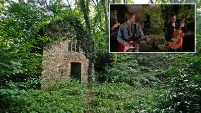 90’ların efsane klibinde yer alan tarihi kır evi satışta