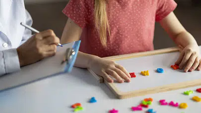 Otizm tanısında kız çocukları neden daha geç teşhis ediliyor?