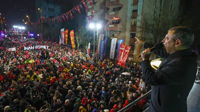 Özgür Özel’den mahkeme salonu tepkisi: “O gök kubbeyi tepenize yıkarız”