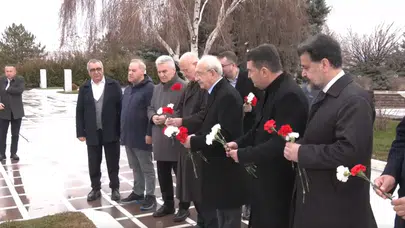 Eski CHP Genel Başkanı Deniz Baykal kabri başında anıldı: Kemal Kılıçdaroğlu'ndan vefa ziyareti