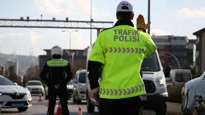2026 polis “dur” ihtarına uymama cezası ne kadar? Polis durdurduğunda durmazsanız ne olur?