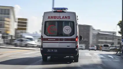 Ambulansa yol vermeyen sürücünün ehliyeti geri alınacak