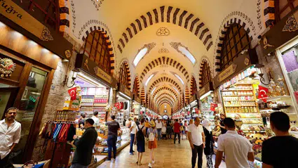 İstanbul Valiliği’nden “hanutçuluk” önlemleri: İş yerlerine dışarıyı gösterecek şekilde kamera zorunluluğu geldi